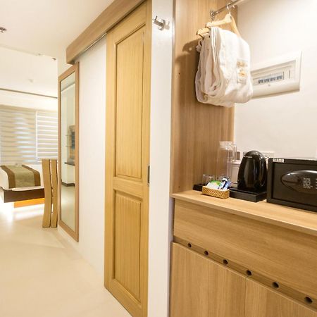 Commander Suites de Boracay Manoc-Manoc Habitación foto